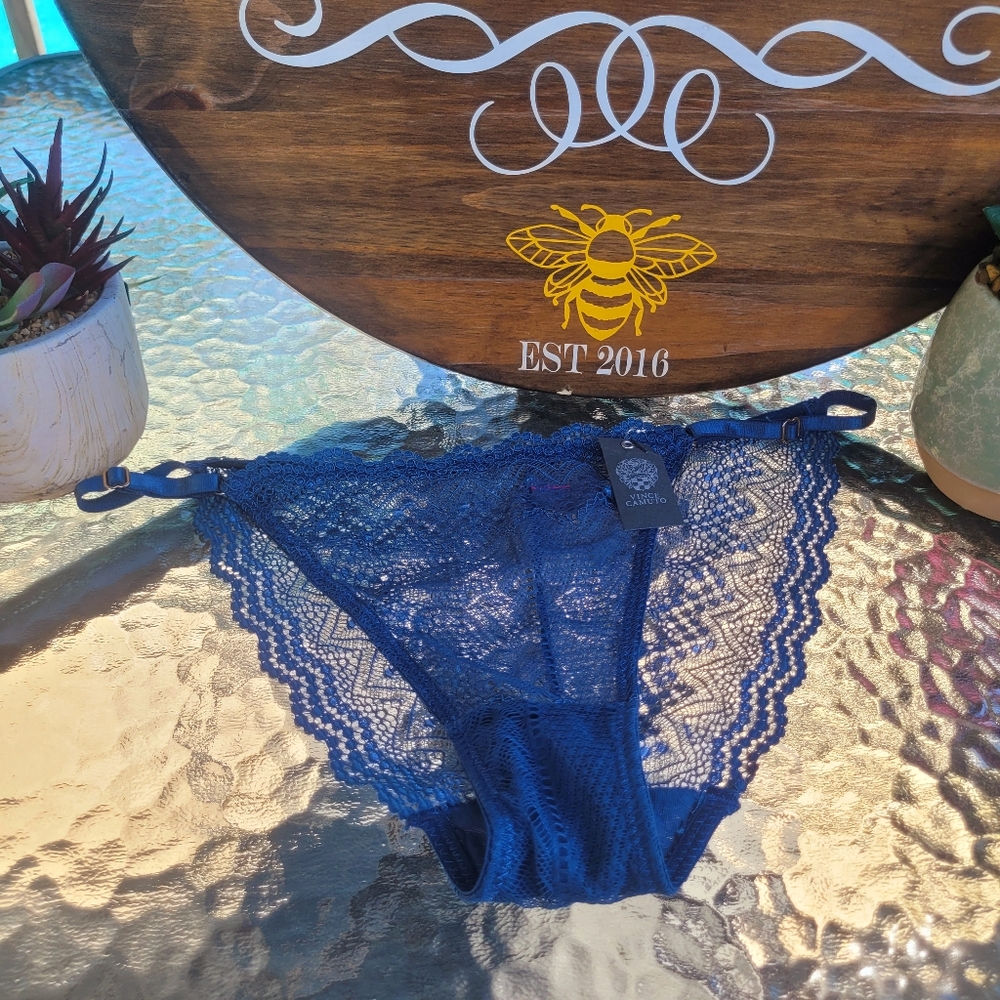 Vince Camuto Lace Women's Intimates Set - Picture 10 of 13